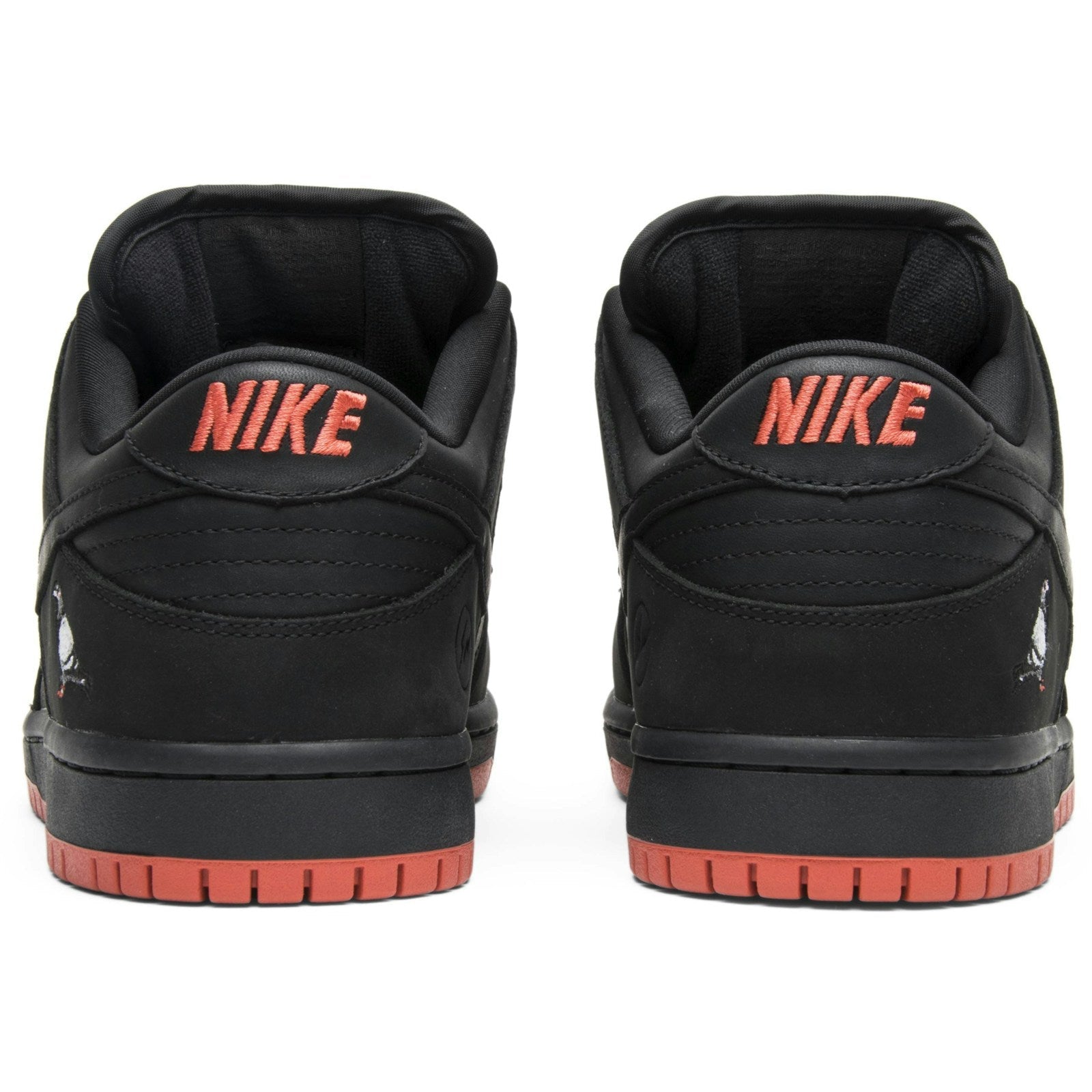 NIKE SB DUNK LOW PRO ‘BLACK PIGEON’